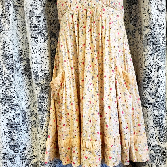 Cottage Prairie Dress - Picture 3 of 6